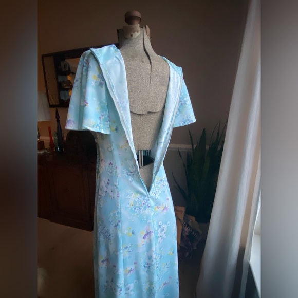 Lovely 70s Flutter Angel Sleeve Maxi Dress. Floral. Hippie. Boho. - Picture 6 of 7